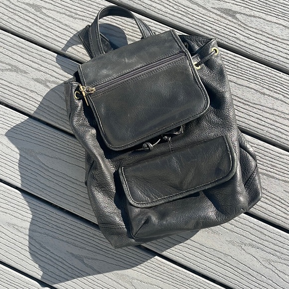 Fossil Handbags - ❄️ Fossil Genuine Leather Backpack